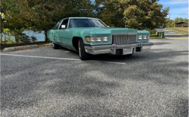 Cadillac-Coupe-deville-1975-Dunbarton-Green-Green-Plaid-14