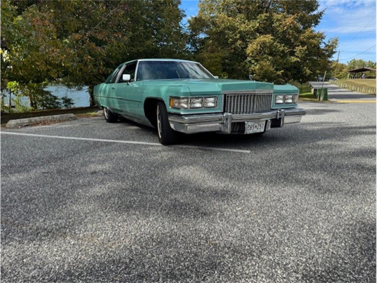 Cadillac-Coupe-deville-1975-Dunbarton-Green-Green-Plaid-14