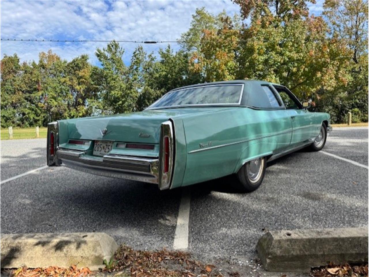 Cadillac-Coupe-deville-1975-Dunbarton-Green-Green-Plaid-20