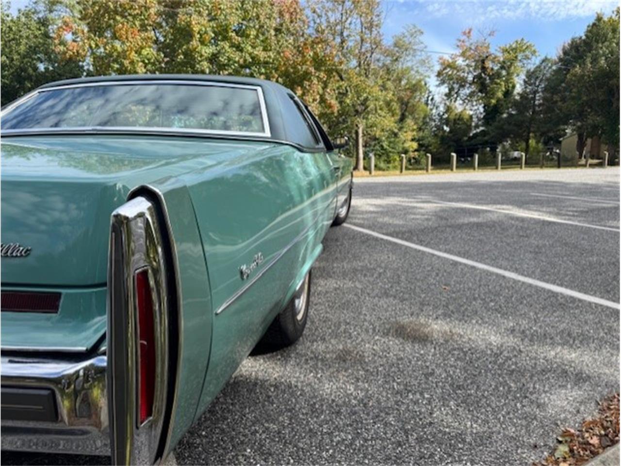 Cadillac-Coupe-deville-1975-Dunbarton-Green-Green-Plaid-22