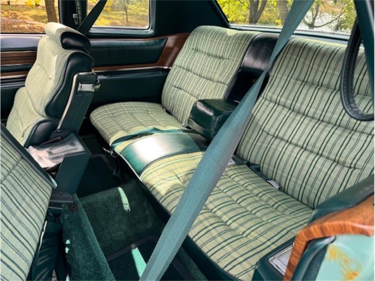 Cadillac-Coupe-deville-1975-Dunbarton-Green-Green-Plaid-28