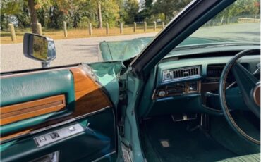 Cadillac-Coupe-deville-1975-Dunbarton-Green-Green-Plaid-3