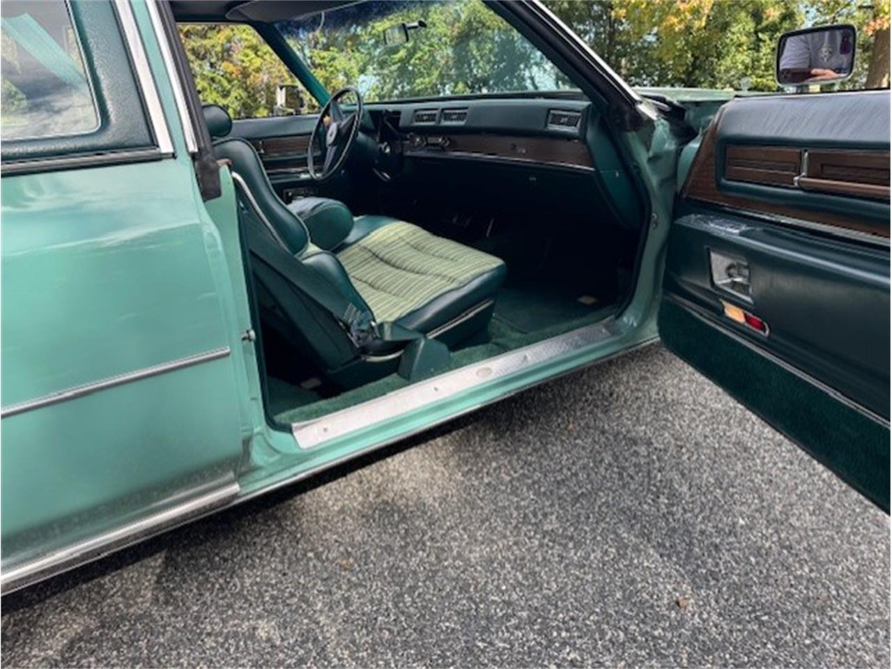 Cadillac-Coupe-deville-1975-Dunbarton-Green-Green-Plaid-31