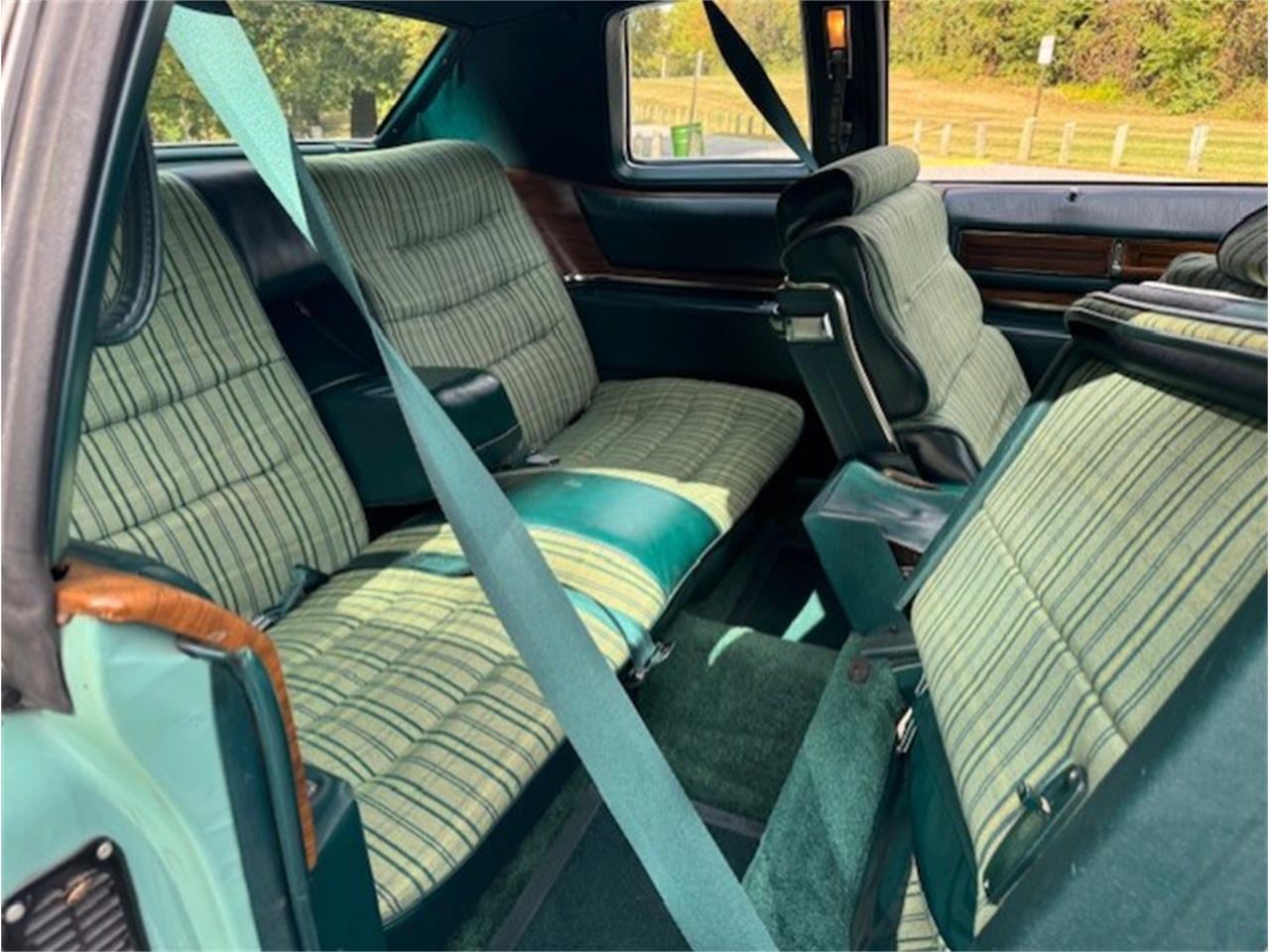 Cadillac-Coupe-deville-1975-Dunbarton-Green-Green-Plaid-33