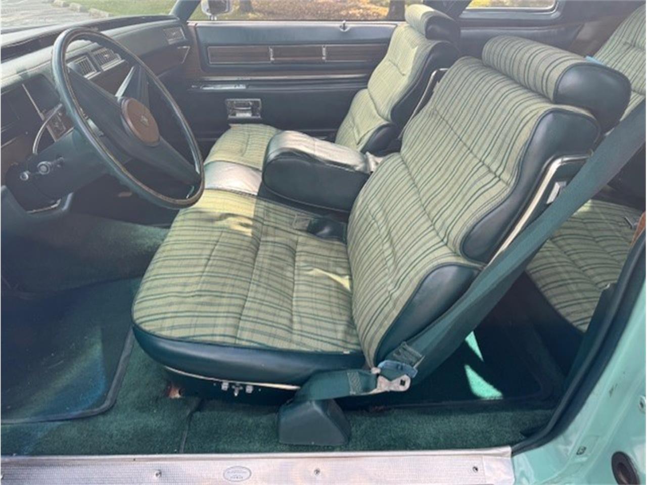 Cadillac-Coupe-deville-1975-Dunbarton-Green-Green-Plaid-4