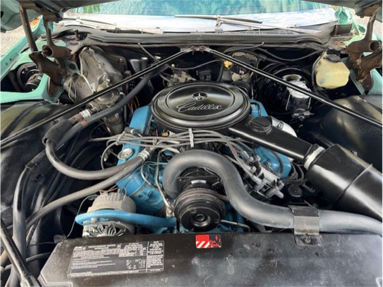 Cadillac-Coupe-deville-1975-Dunbarton-Green-Green-Plaid-40