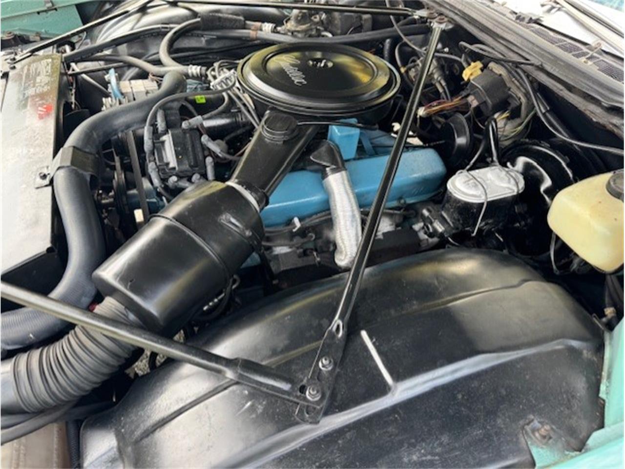 Cadillac-Coupe-deville-1975-Dunbarton-Green-Green-Plaid-42