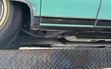 Cadillac-Coupe-deville-1975-Dunbarton-Green-Green-Plaid-47