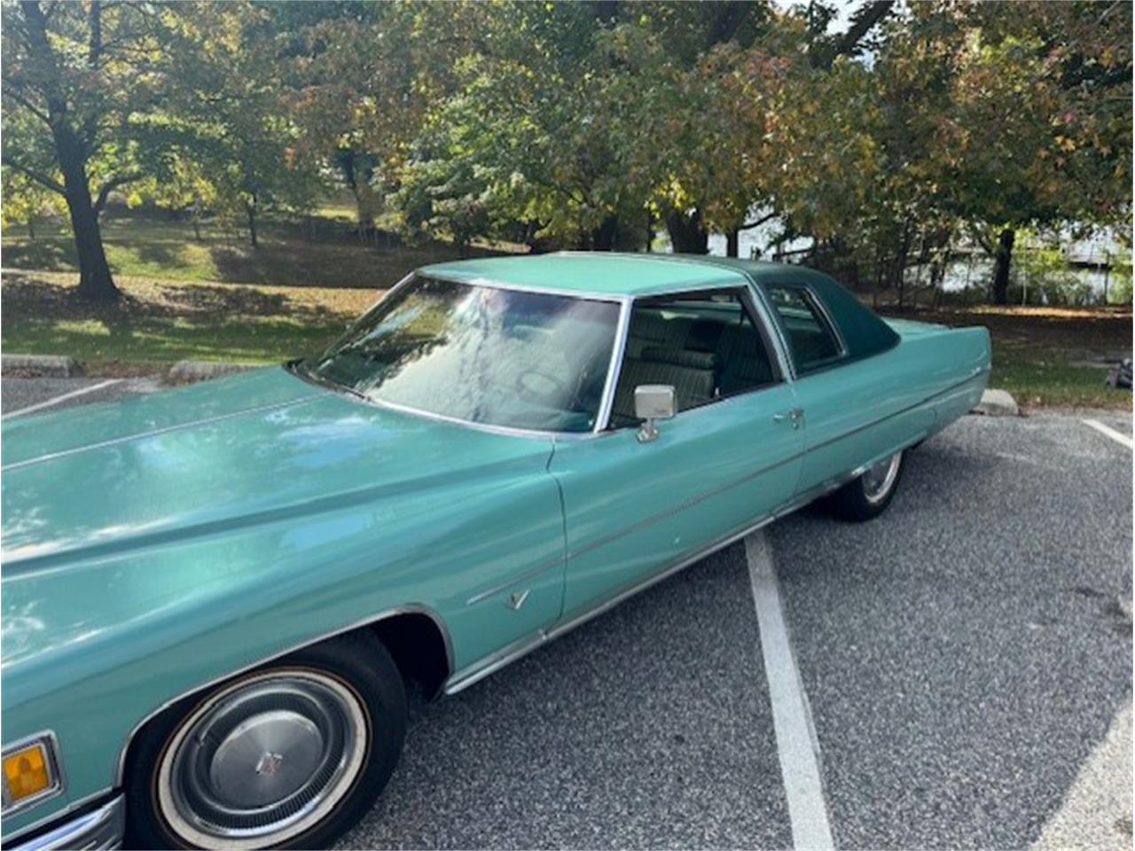 Cadillac-Coupe-deville-1975-Dunbarton-Green-Green-Plaid-59
