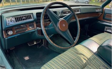 Cadillac-Coupe-deville-1975-Dunbarton-Green-Green-Plaid-60