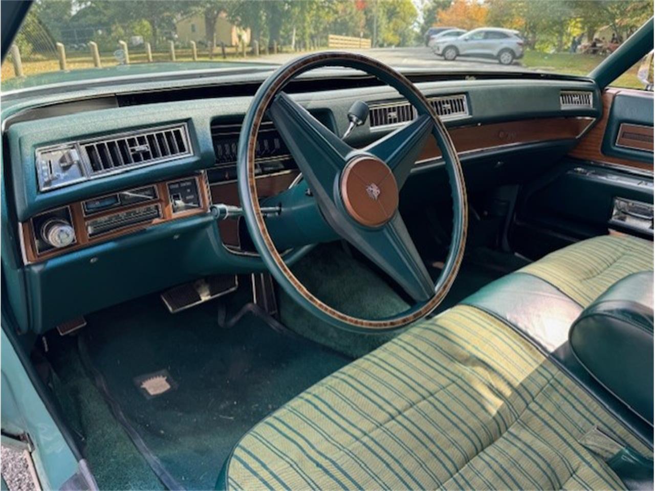 Cadillac-Coupe-deville-1975-Dunbarton-Green-Green-Plaid-60