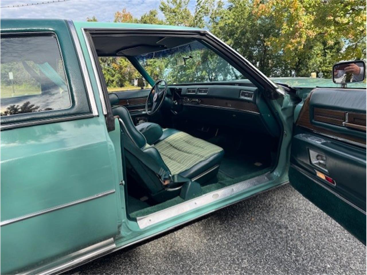 Cadillac-Coupe-deville-1975-Dunbarton-Green-Green-Plaid-61