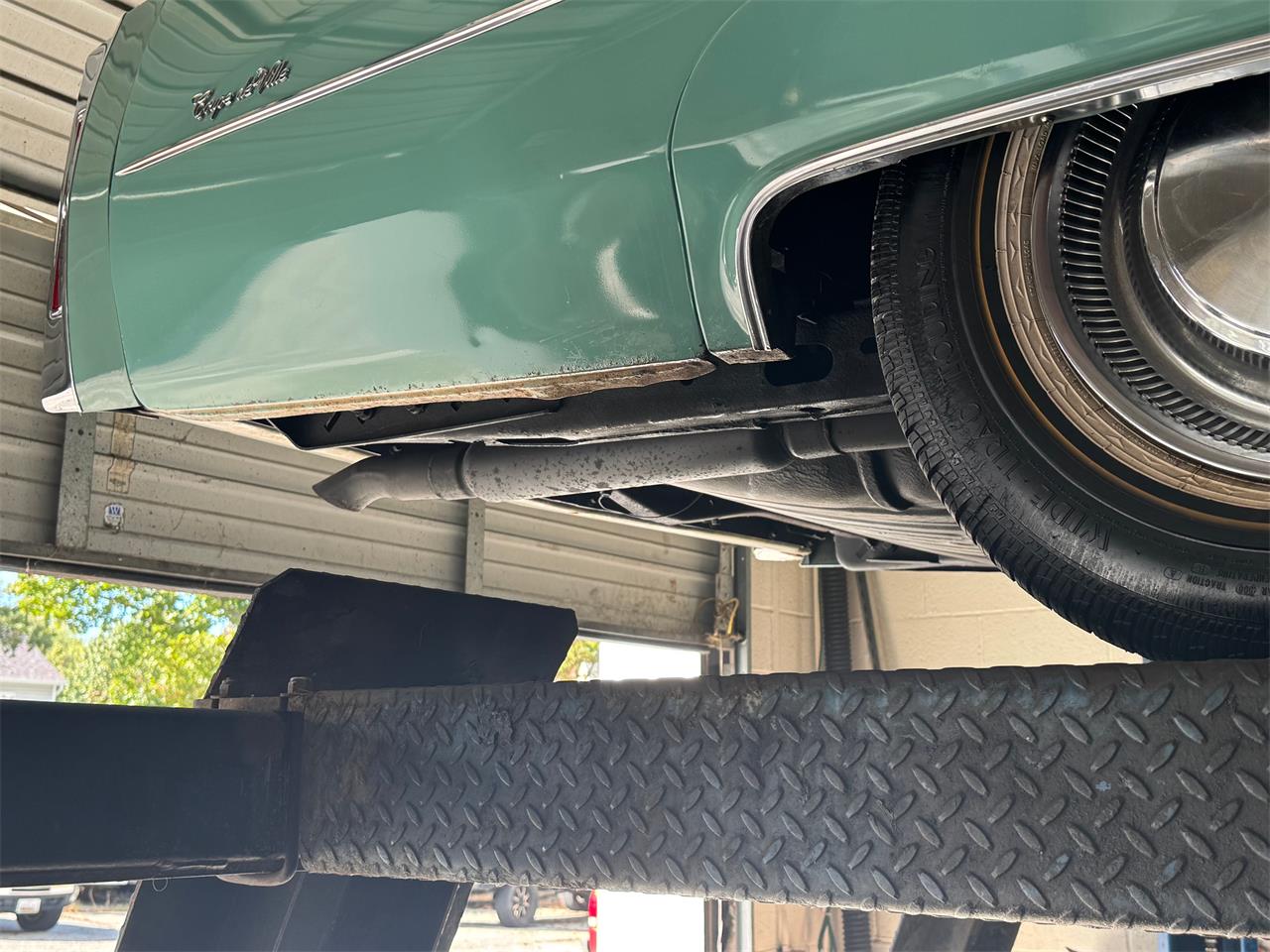 Cadillac-Coupe-deville-1975-Dunbarton-Green-Green-Plaid-9