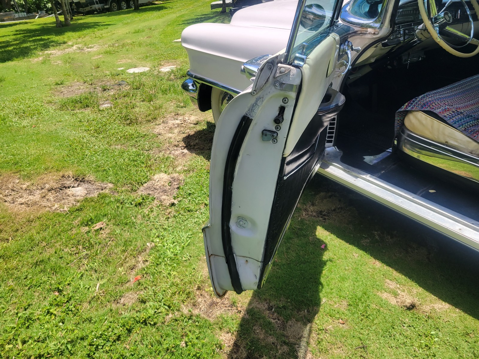 Cadillac-DeVille-1956-16