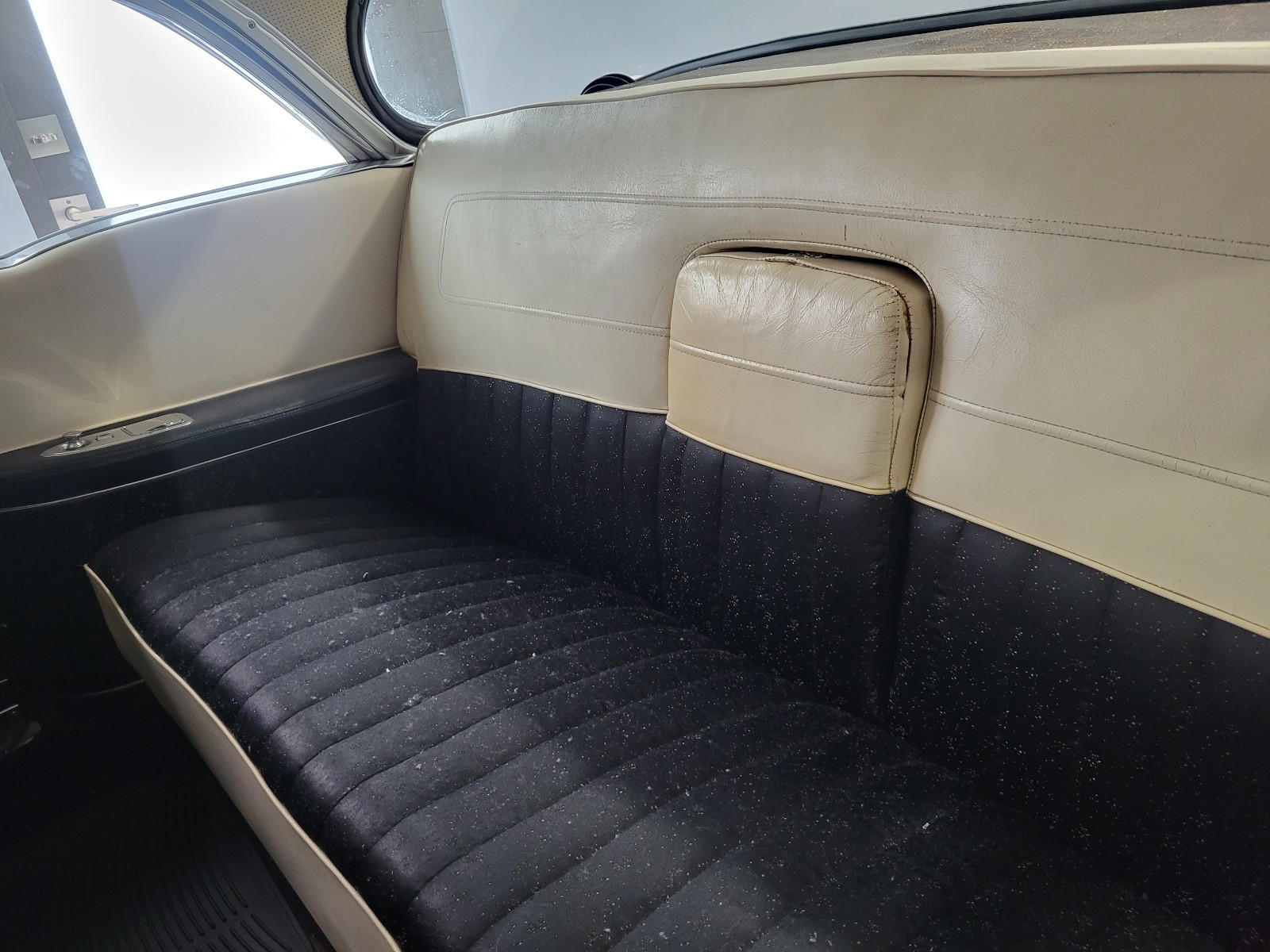 Cadillac-DeVille-1956-28