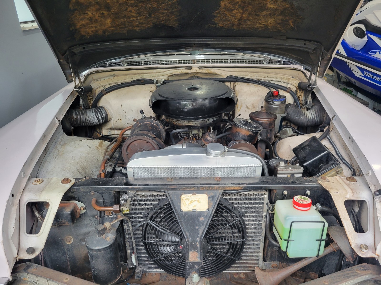 Cadillac-DeVille-1956-30