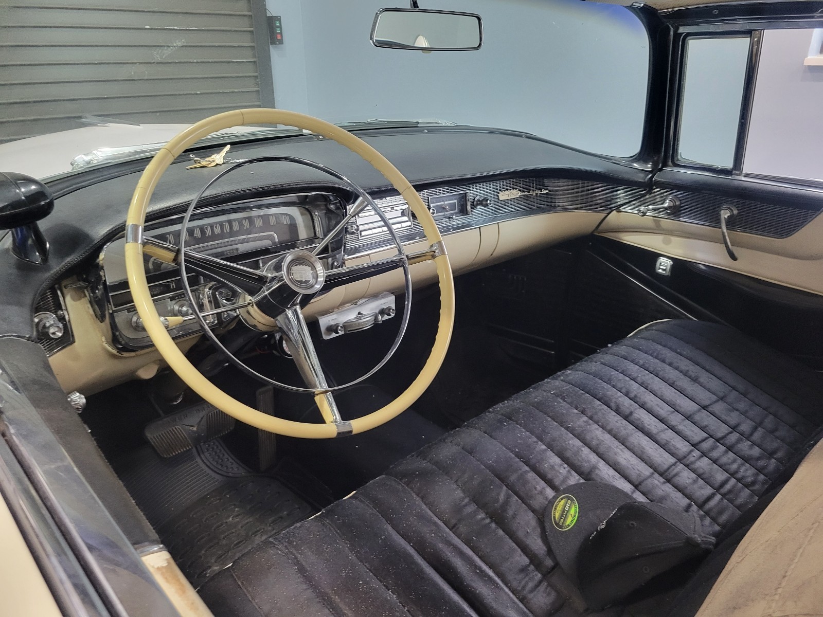 Cadillac-DeVille-1956-38