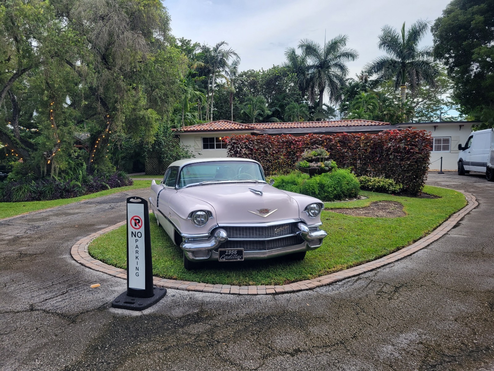 Cadillac-DeVille-1956-9