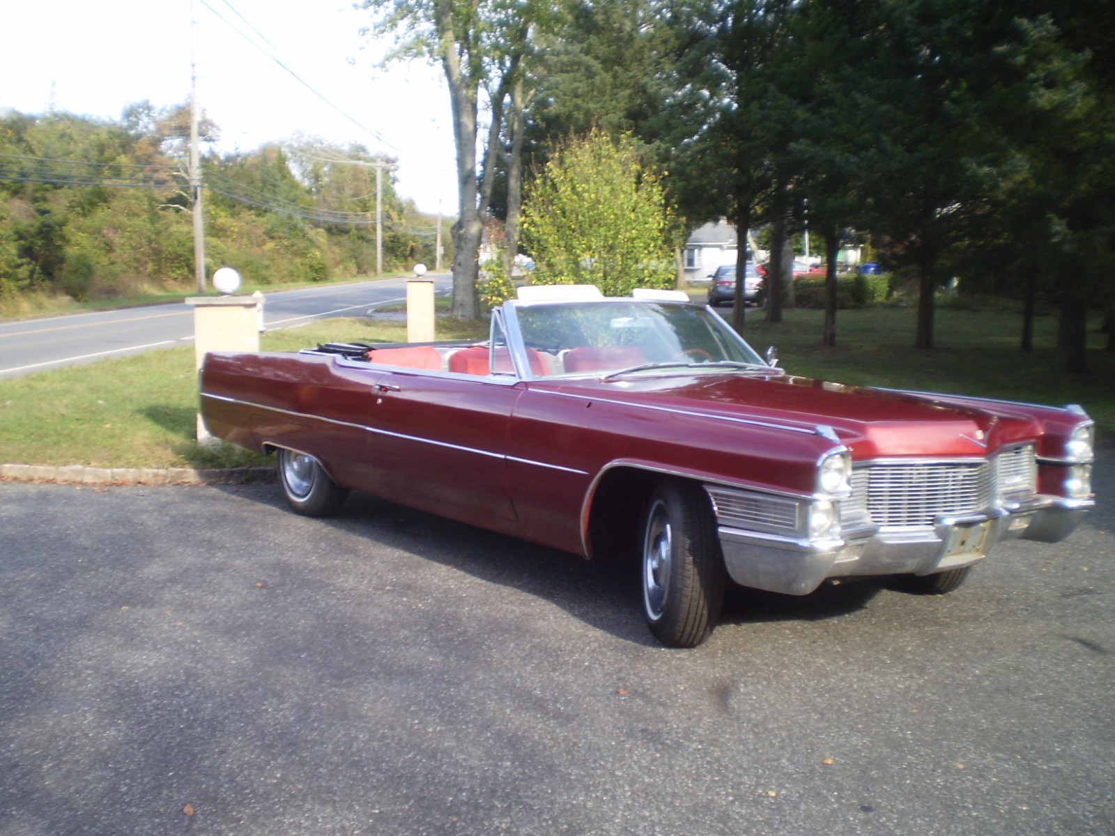 Cadillac-DeVille-1965-Convertible-2