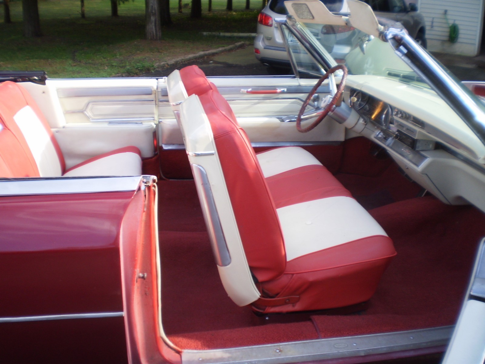 Cadillac-DeVille-1965-Convertible-3