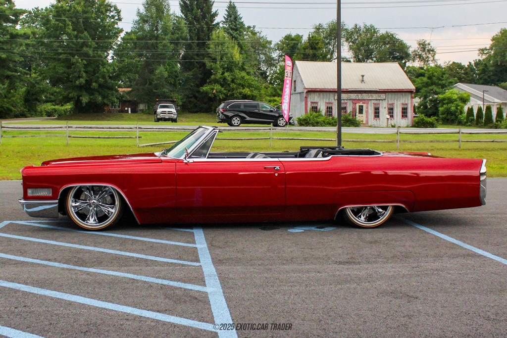 Cadillac-DeVille-1966-Convertible-2