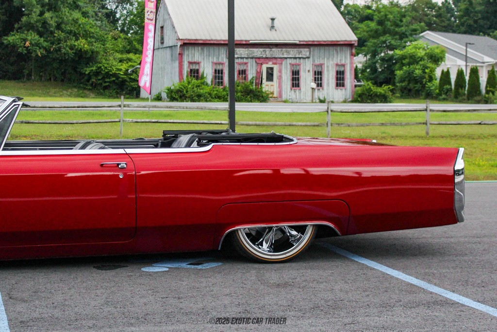 Cadillac-DeVille-1966-Convertible-4