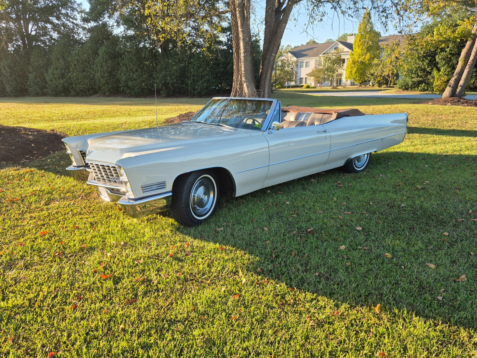 Cadillac-DeVille-1967-Convertible-3
