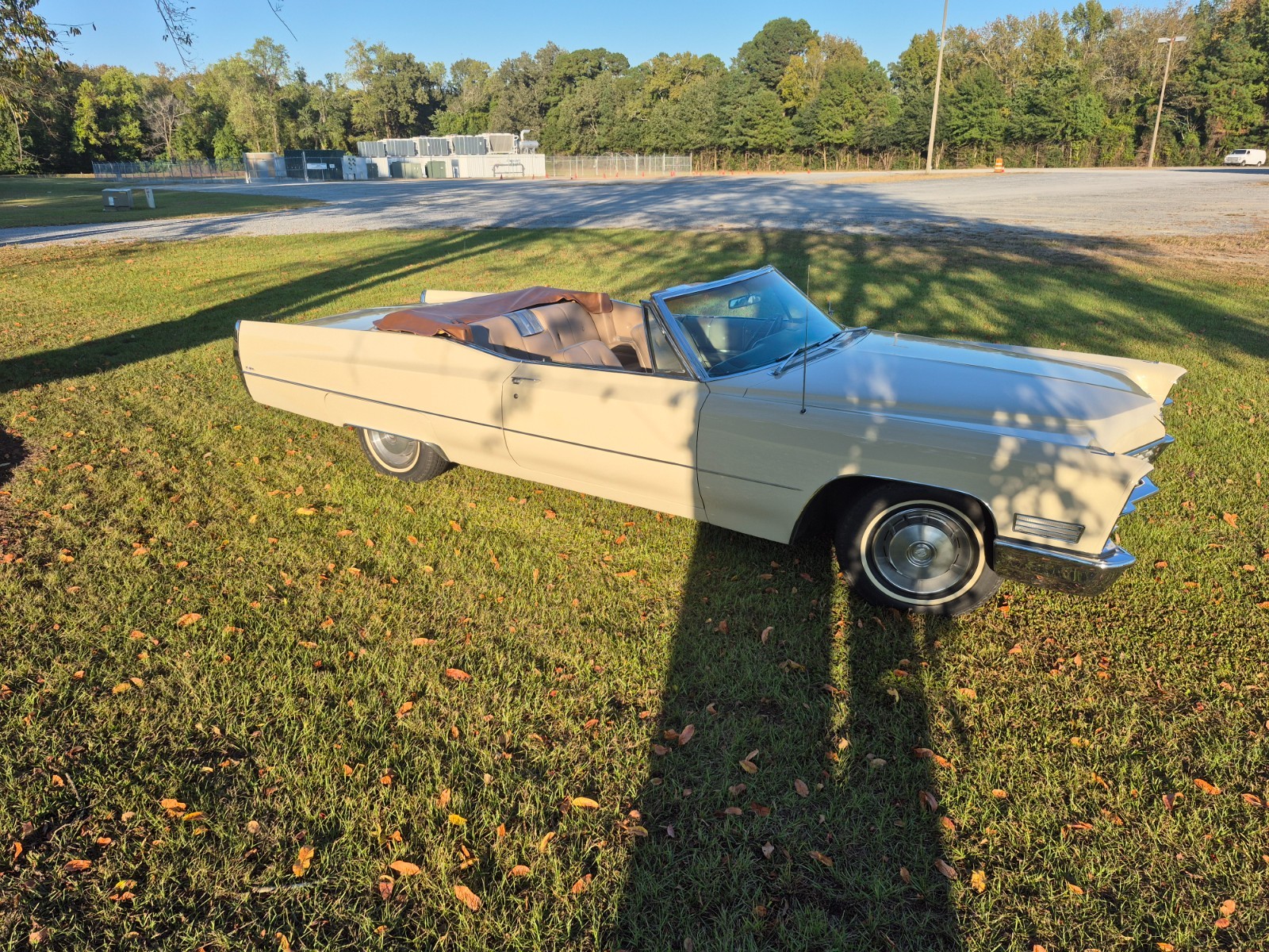 Cadillac-DeVille-1967-Convertible-4