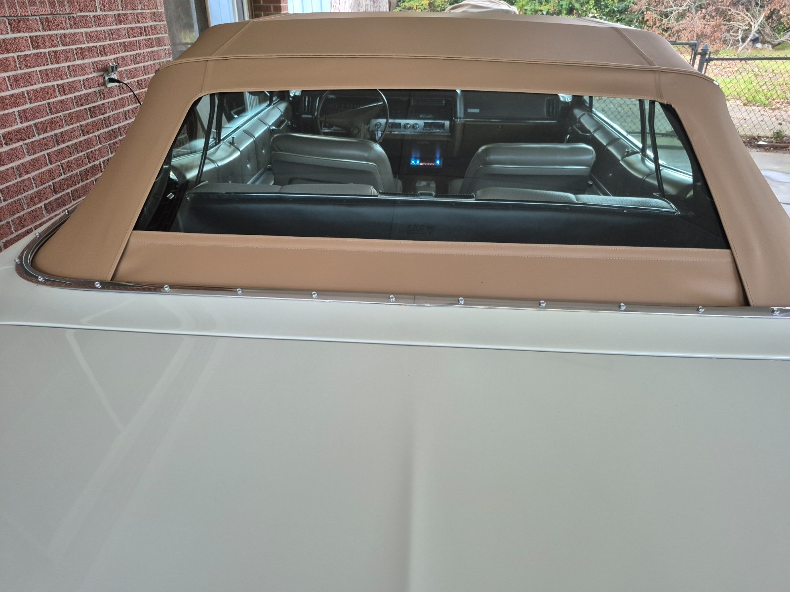 Cadillac-DeVille-1967-Convertible-4