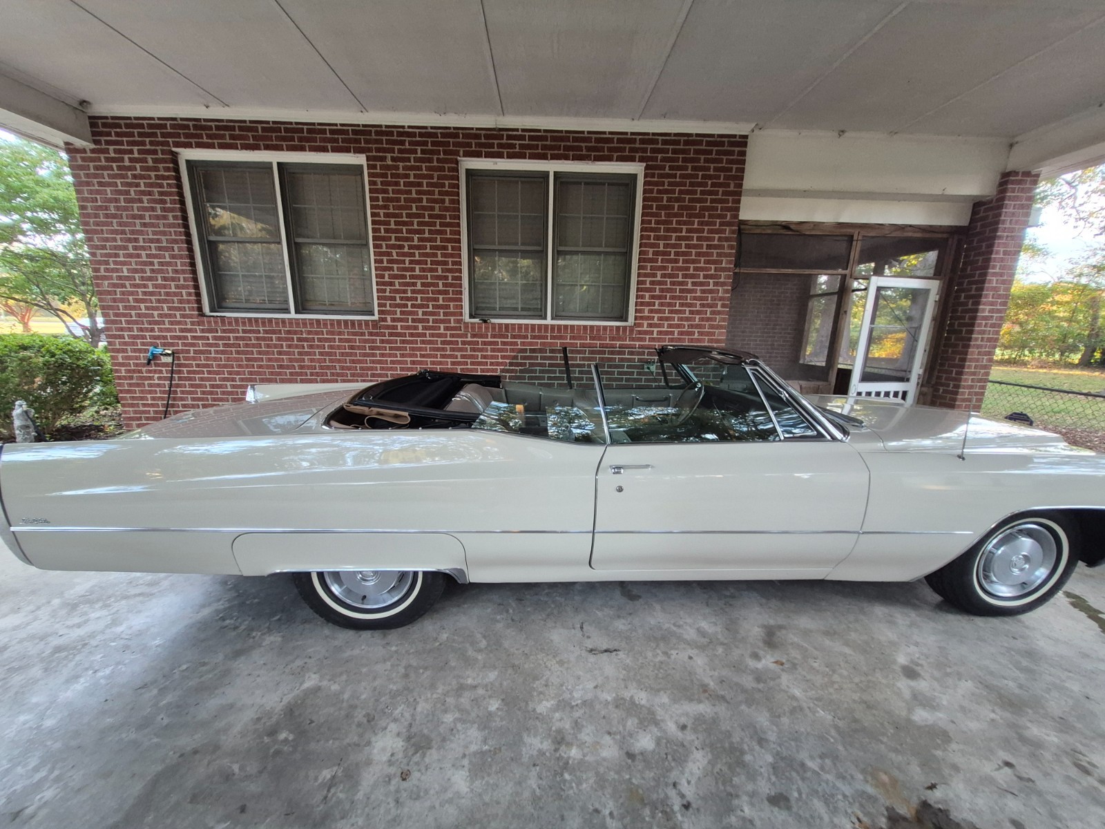 Cadillac-DeVille-1967-Convertible-9