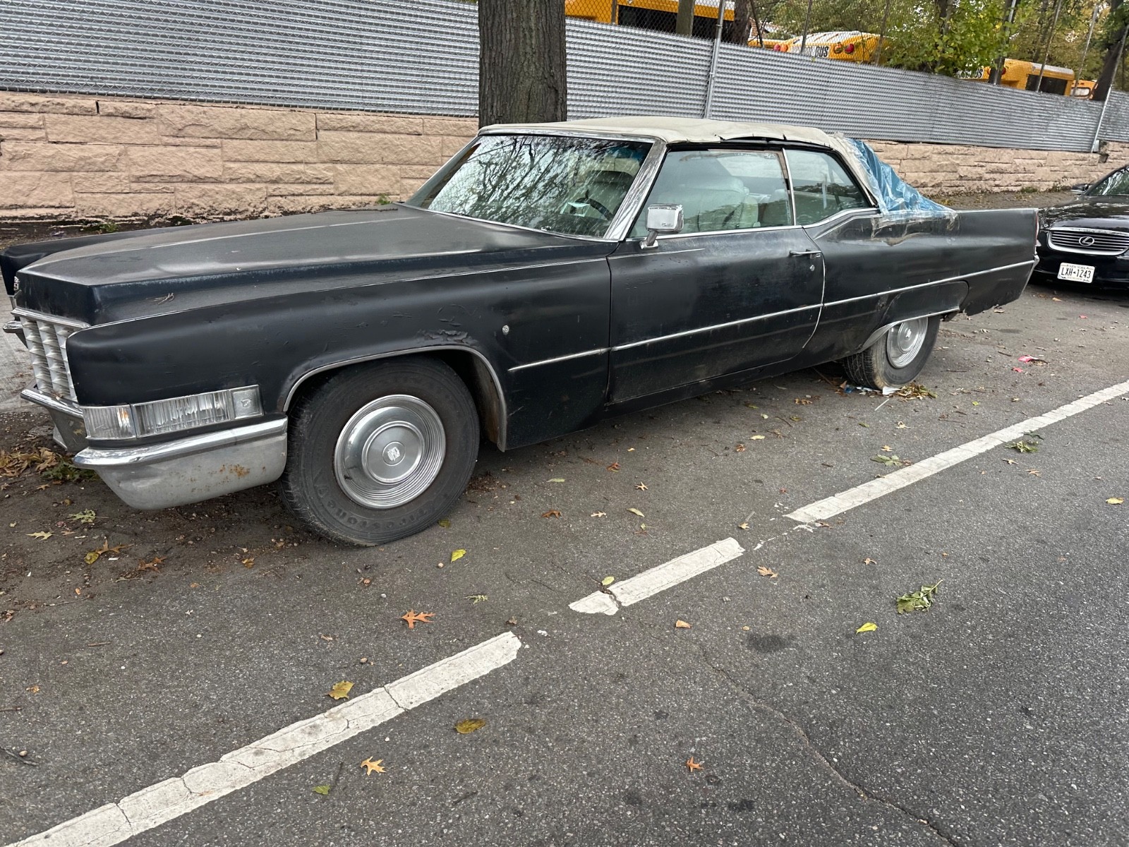 Cadillac-DeVille-1969-Convertible-1