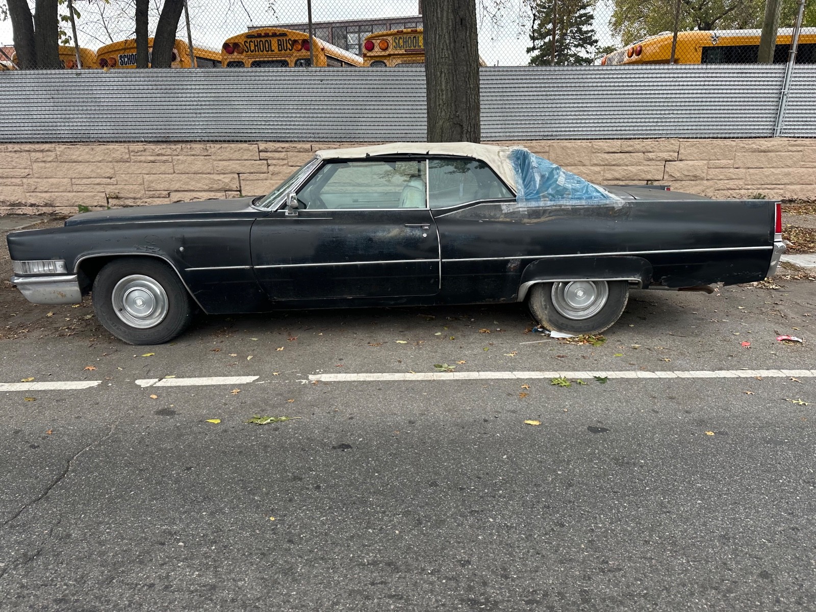 Cadillac-DeVille-1969-Convertible-2
