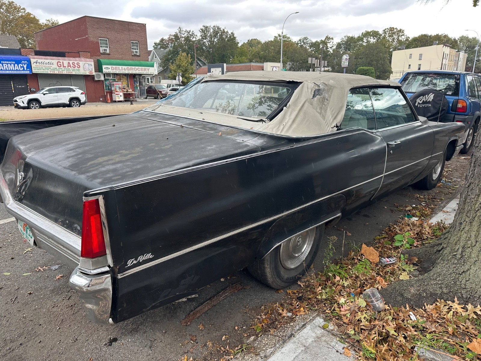 Cadillac-DeVille-1969-Convertible-4