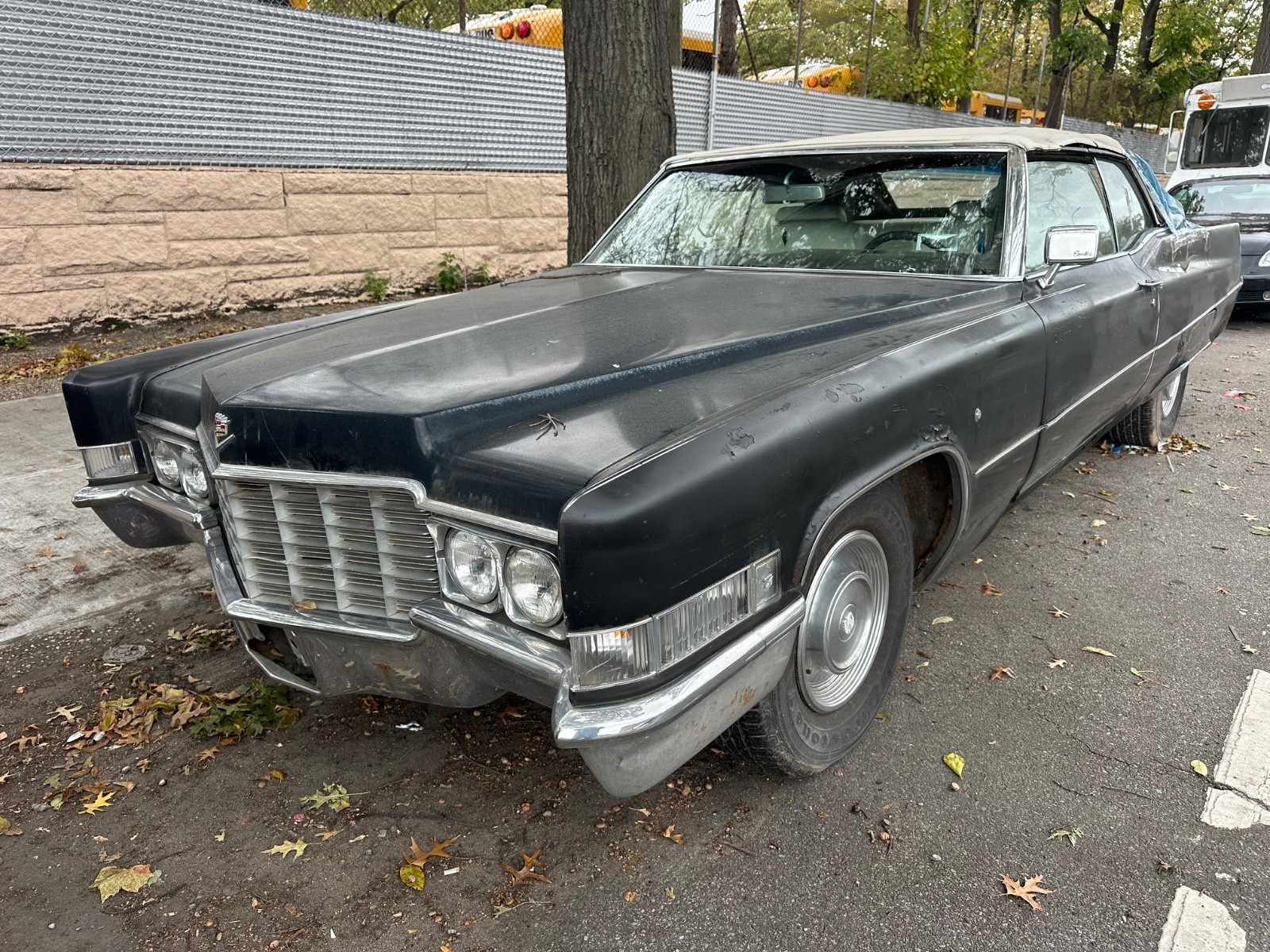 Cadillac-DeVille-1969-Convertible