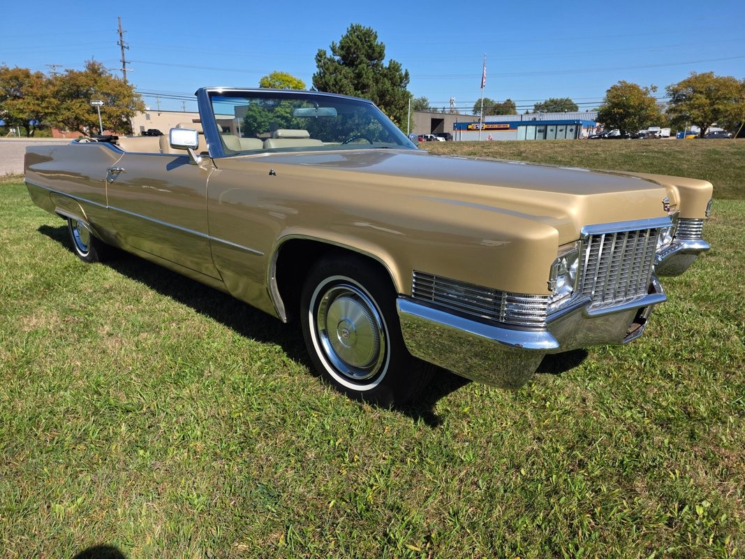 Cadillac-DeVille-1970-1