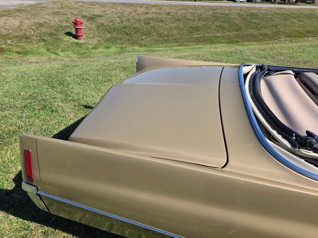 Cadillac-DeVille-1970-18
