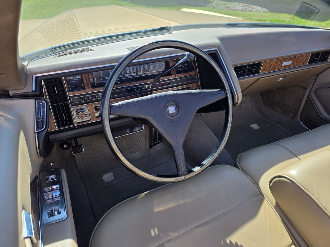 Cadillac-DeVille-1970-28