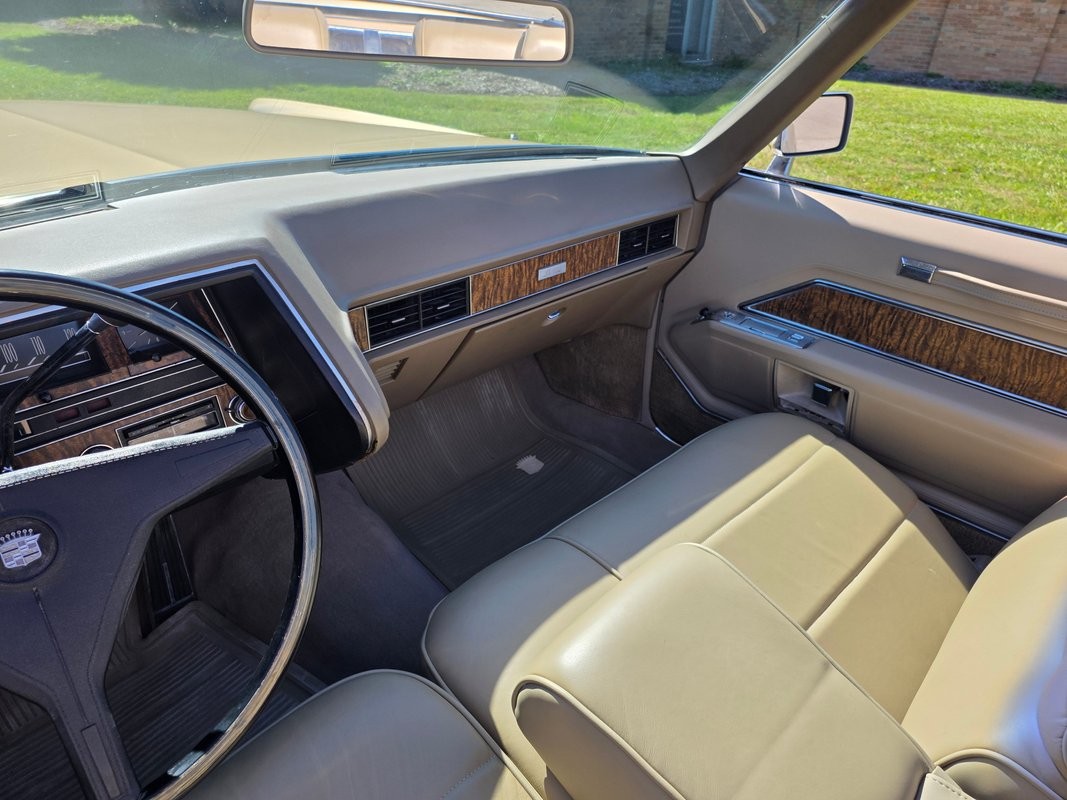 Cadillac-DeVille-1970-29