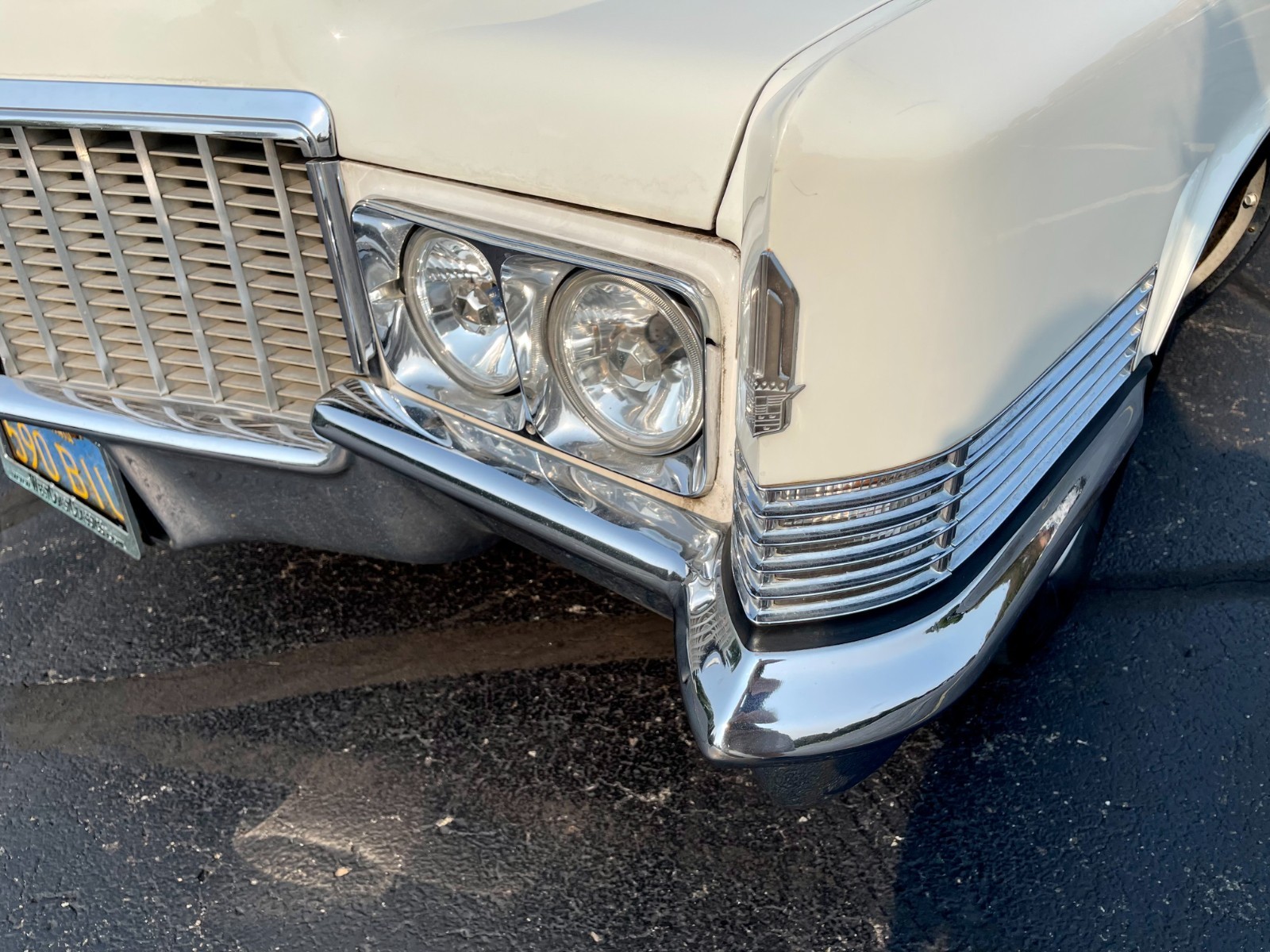 Cadillac-DeVille-1970-Sedan-10