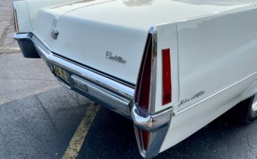 Cadillac-DeVille-1970-Sedan-13