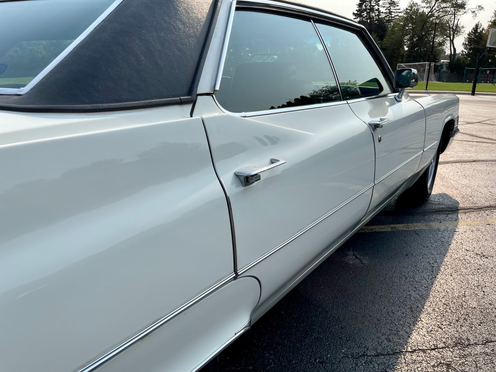 Cadillac-DeVille-1970-Sedan-14