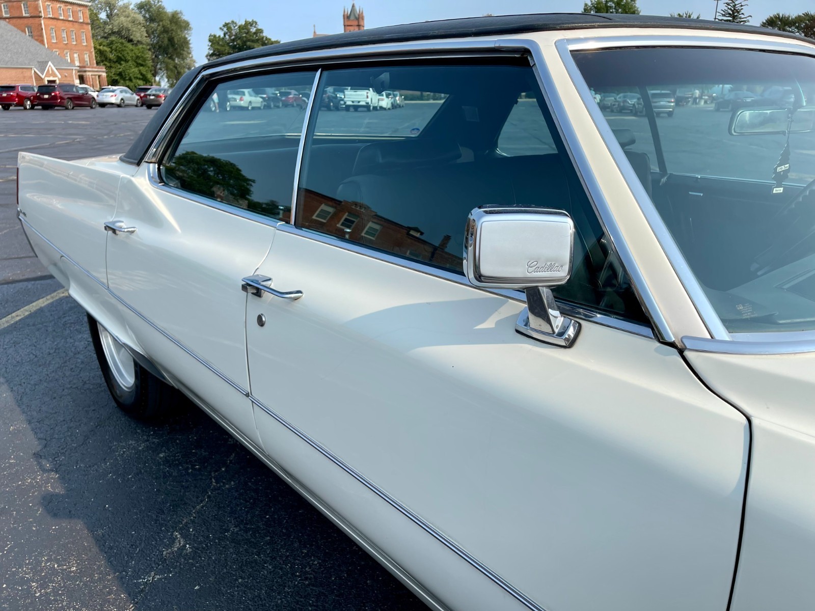 Cadillac-DeVille-1970-Sedan-15