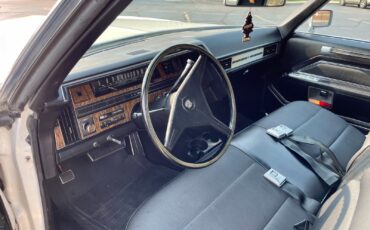 Cadillac-DeVille-1970-Sedan-16