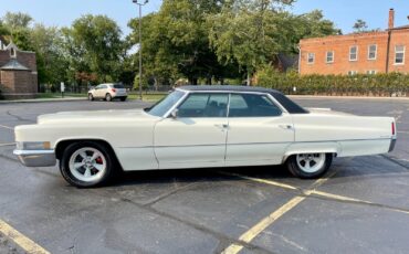 Cadillac-DeVille-1970-Sedan-2