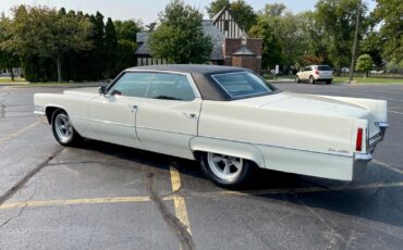 Cadillac-DeVille-1970-Sedan-3