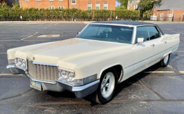 Cadillac-DeVille-1970-Sedan
