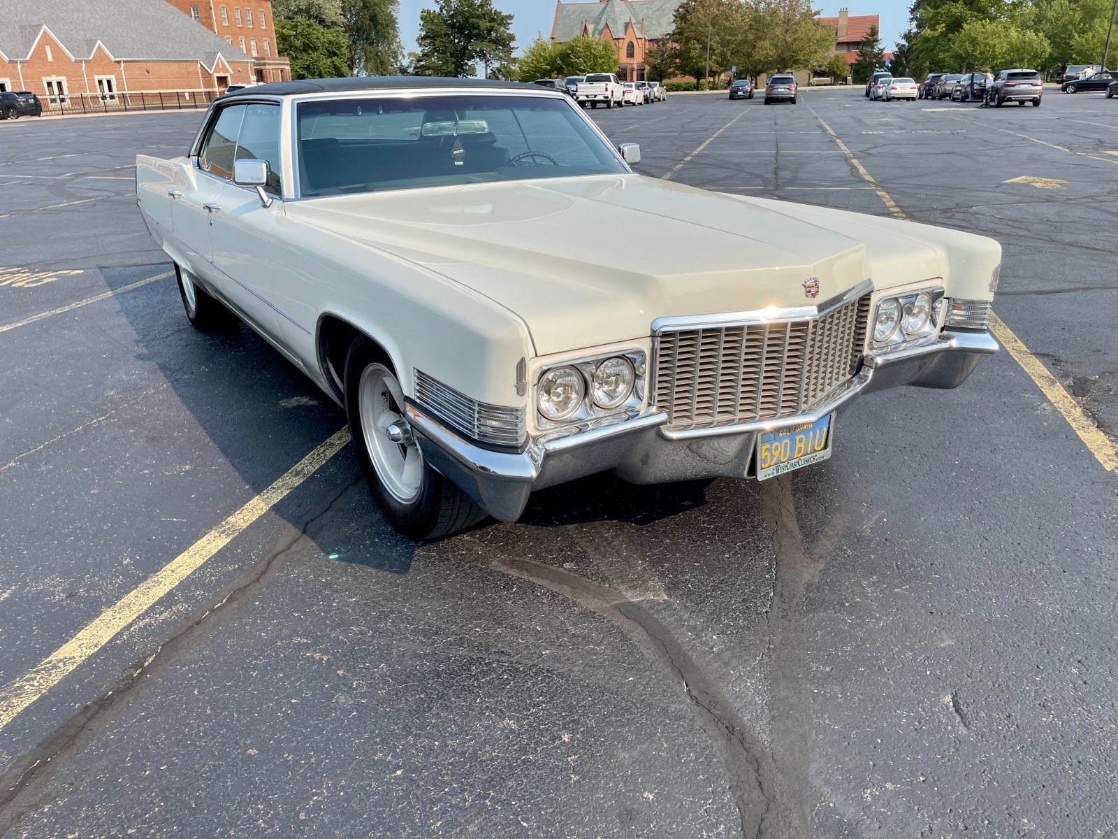 Cadillac-DeVille-1970-Sedan-8