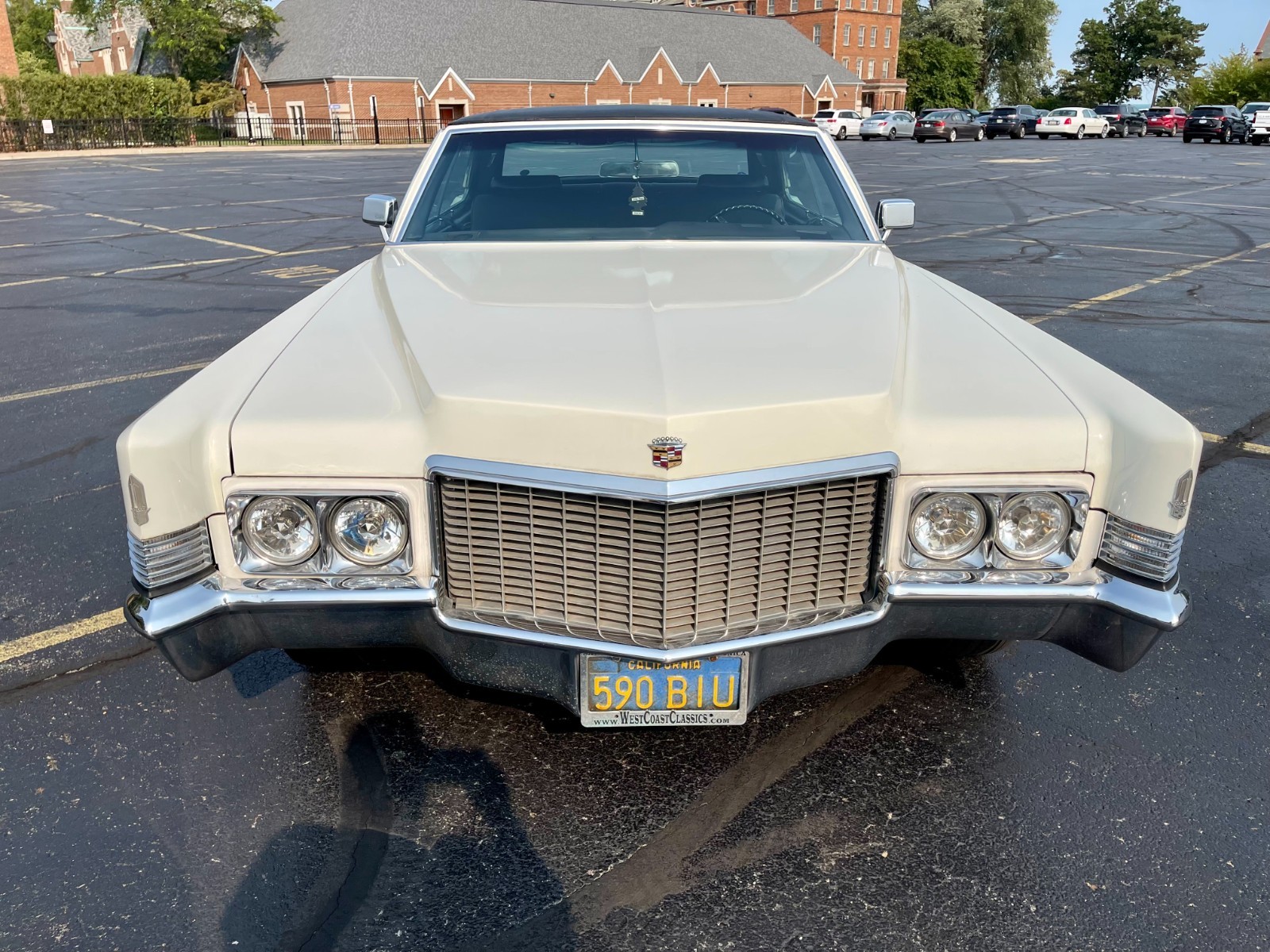 Cadillac-DeVille-1970-Sedan-9