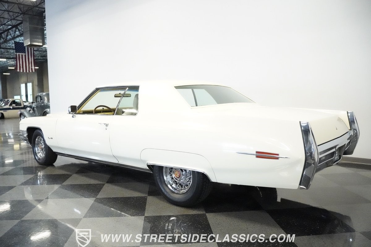 Cadillac-DeVille-1971-Coupe-11