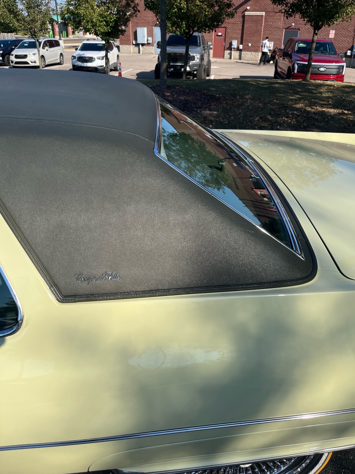Cadillac-DeVille-1972-Coupe-3
